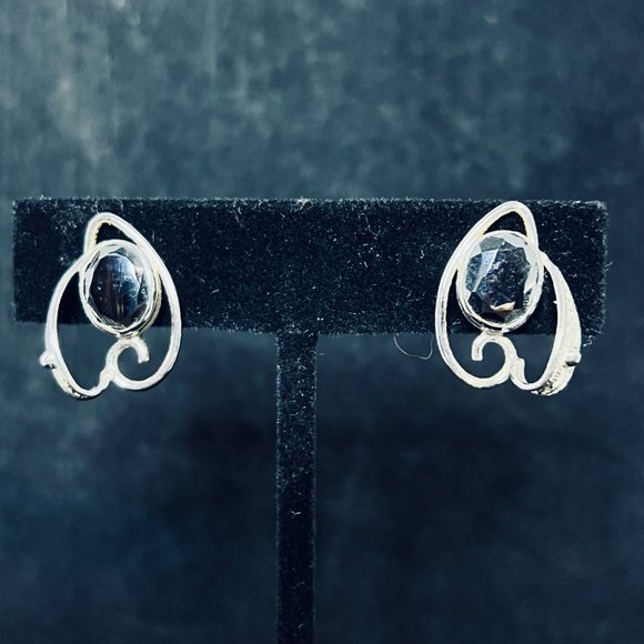 Curtis Creations Sterling Silver Screw Back Earrings - Picture 1 of 7